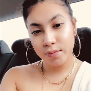 Meet your Posher, Briana